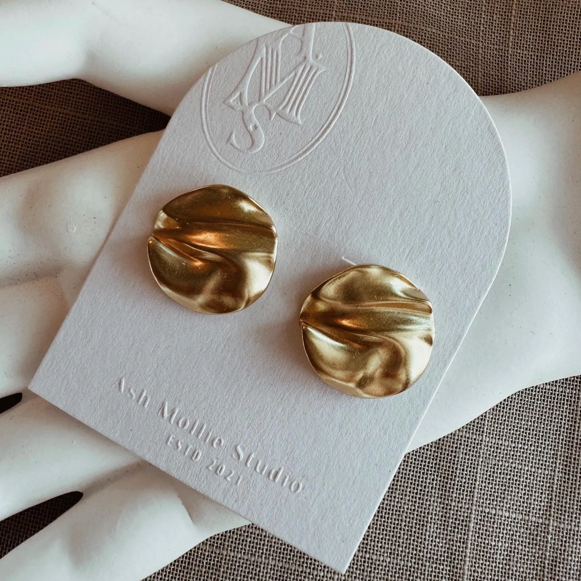 ANJEA Rounded Earrings